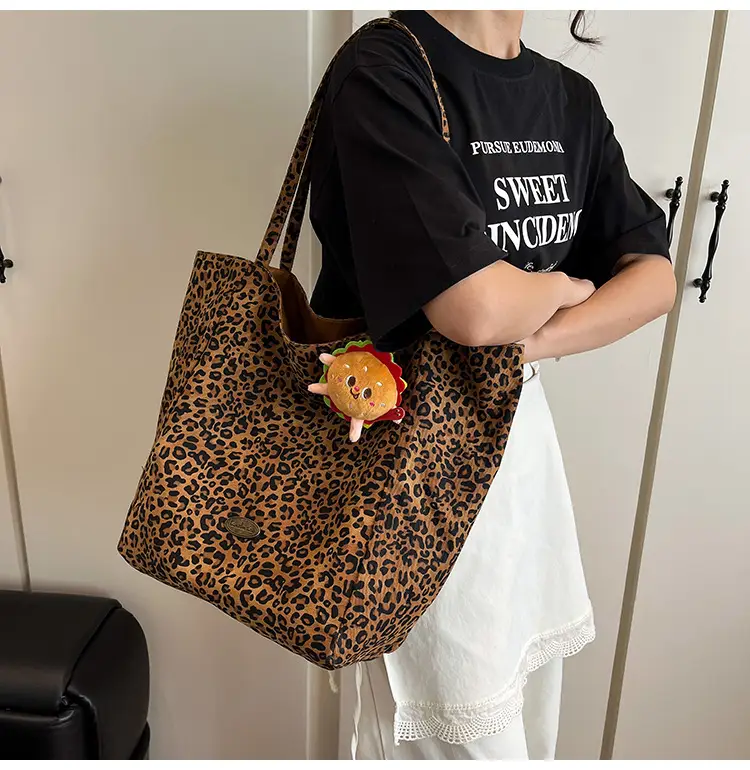 Women Leopard Print Canvas Shoulder Bag 2025 — feature 8