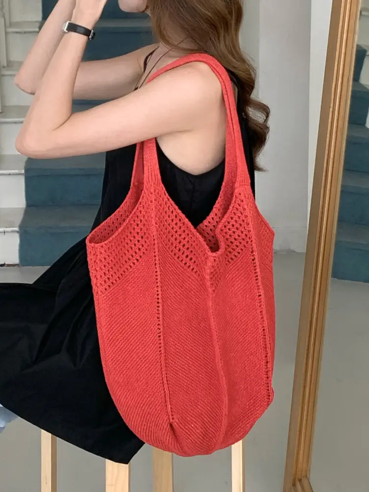 Red Knitted Women's Large Capacity Shoulder Bag - Image 10