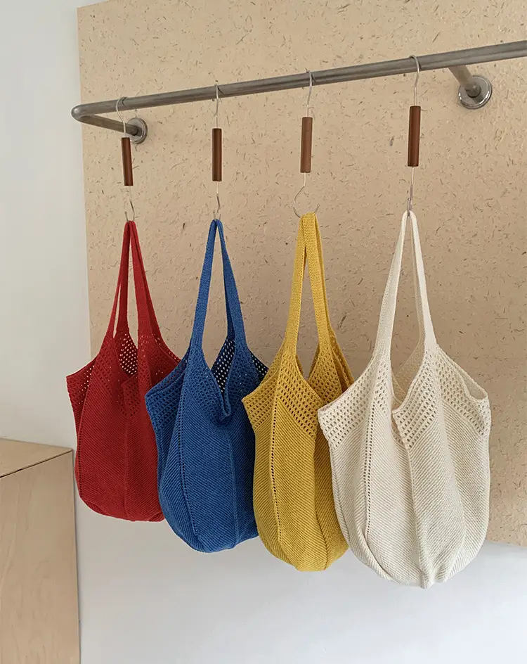 Red Knitted Women's Large Capacity Shoulder Bag — feature 14