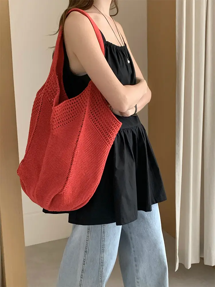 Red Knitted Women's Large Capacity Shoulder Bag — feature 6