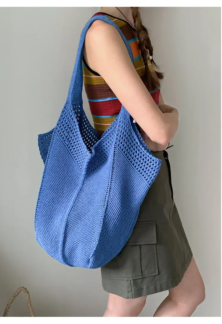 Red Knitted Women's Large Capacity Shoulder Bag — feature 9