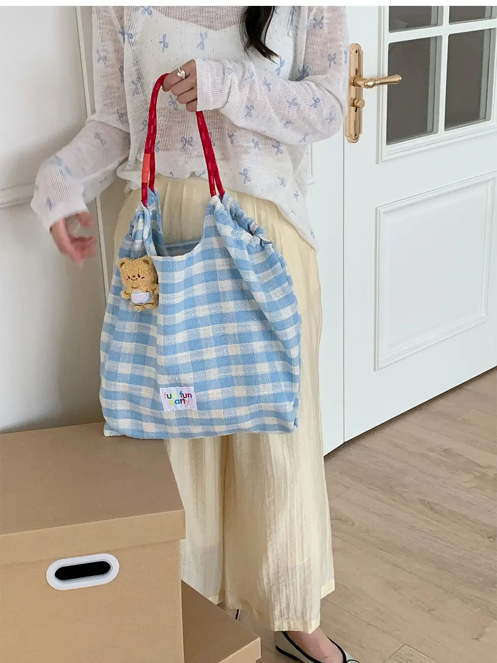 Fresh Plaid Shoulder Tote Bag Large Capacity Commuter Bag - Image 4