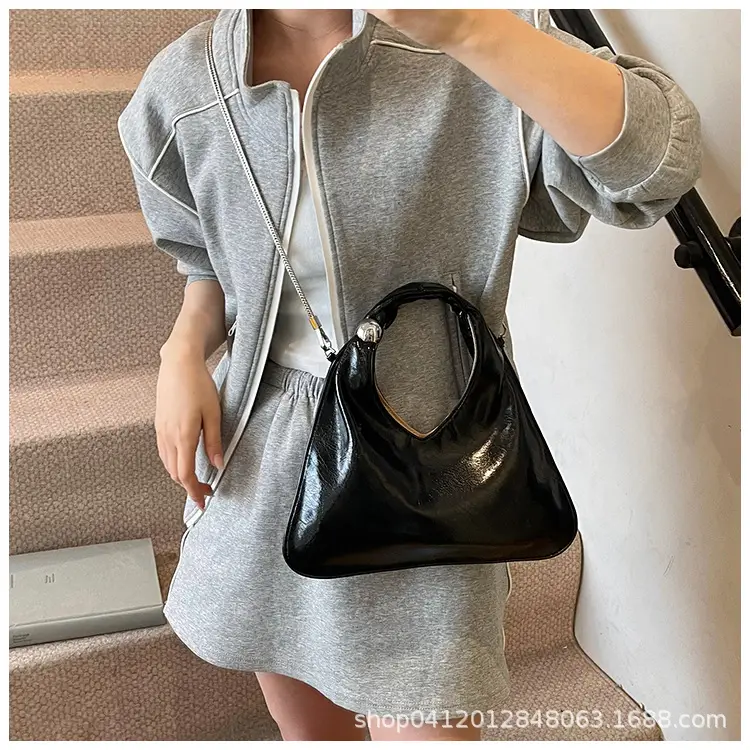 Black One-shoulder Handbag for Women 2025 — feature 16