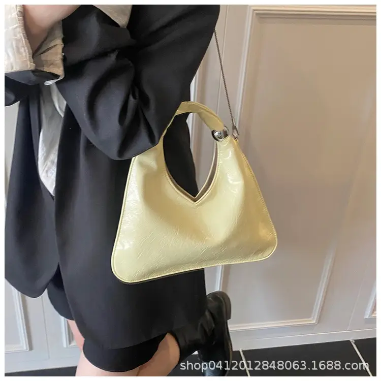 Black One-shoulder Handbag for Women 2025 — feature 17