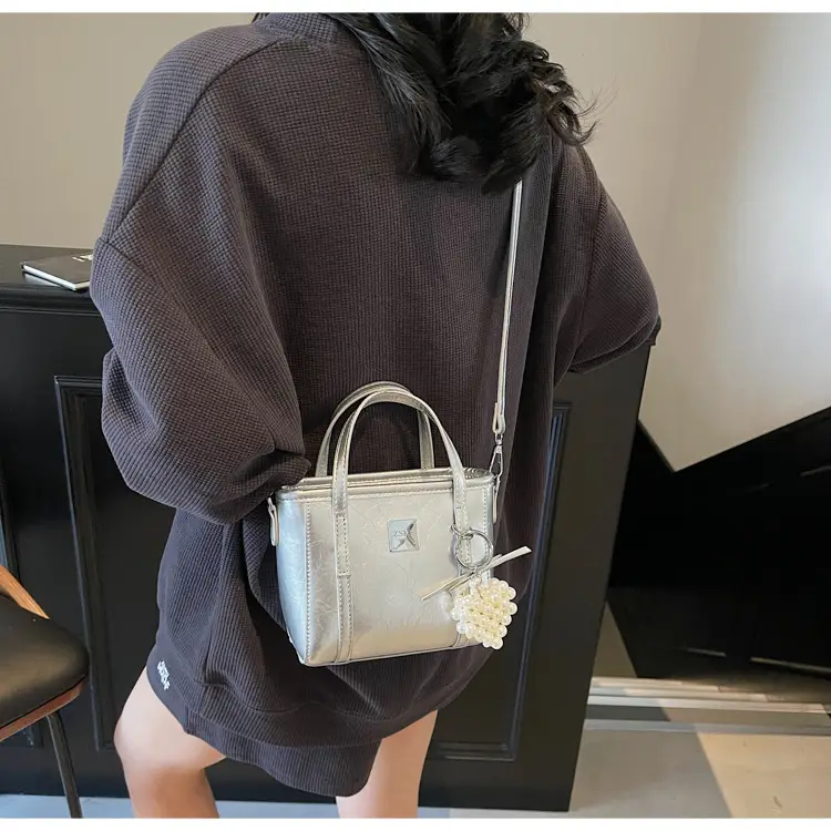 Women's Western Style Pearl Bucket Bag Cream — feature 13