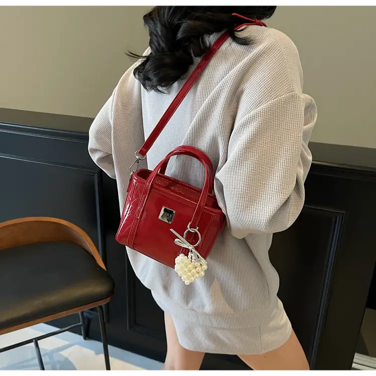 Women's Western Style Pearl Bucket Bag Cream — feature 15