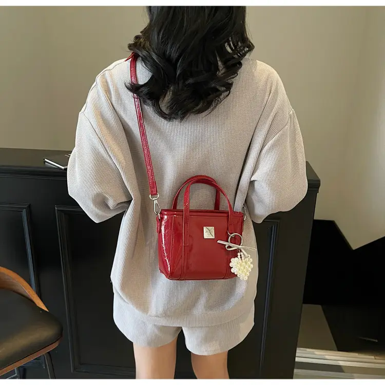 Women's Western Style Pearl Bucket Bag Cream — feature 16