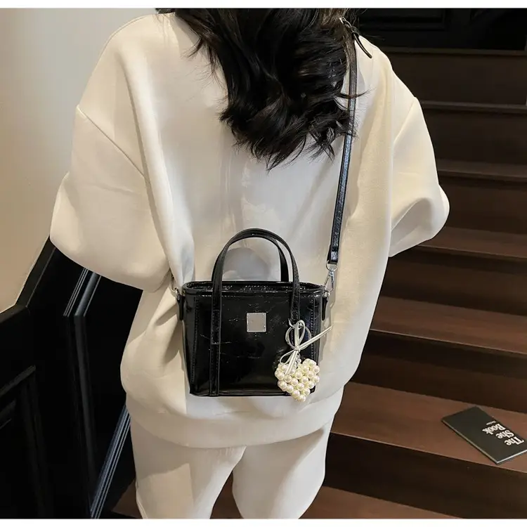 Women's Western Style Pearl Bucket Bag Cream — feature 18