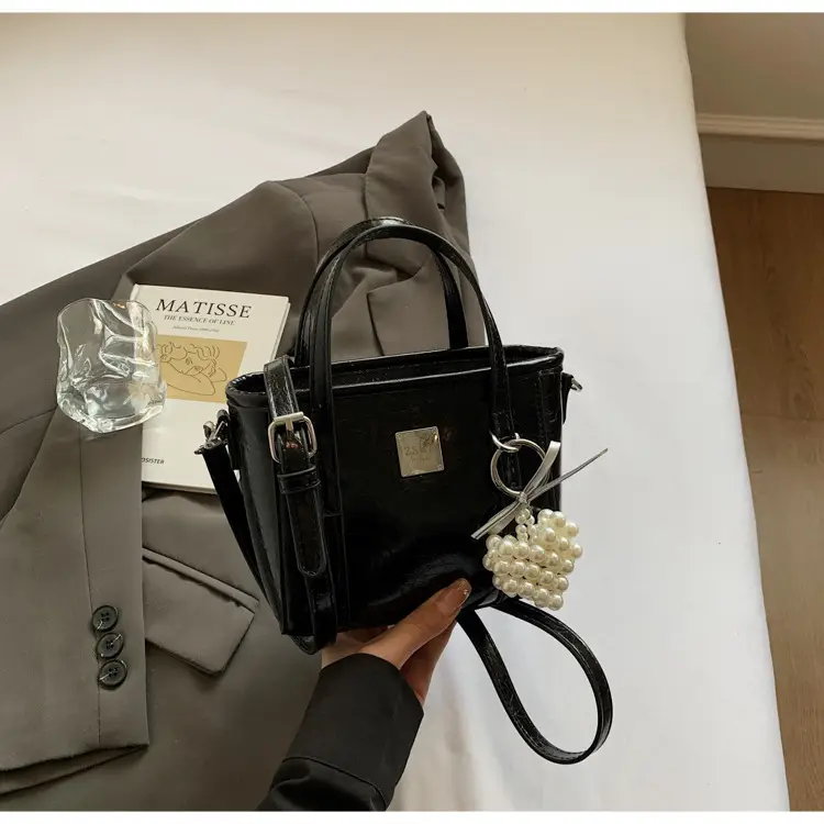 Women's Western Style Pearl Bucket Bag Cream — feature 19