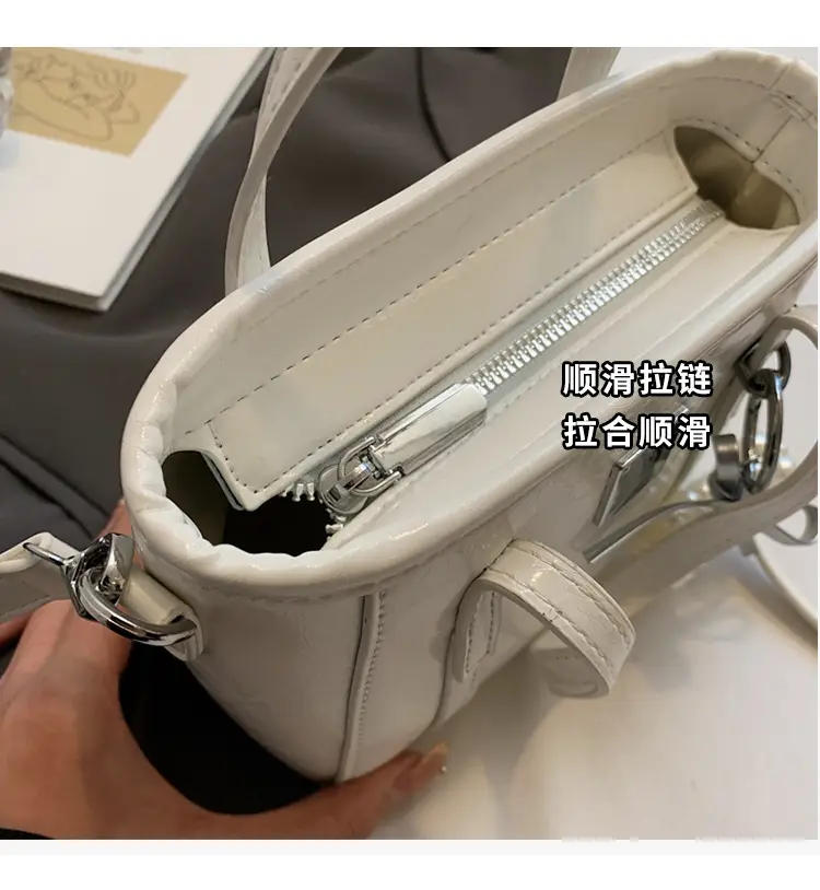Women's Western Style Pearl Bucket Bag Cream — feature 4