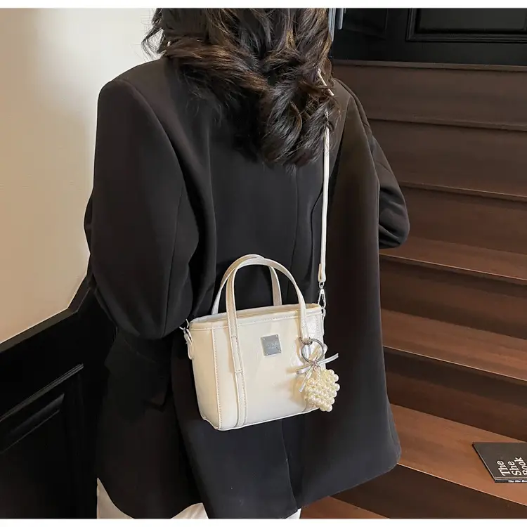 Women's Western Style Pearl Bucket Bag Cream — feature 9