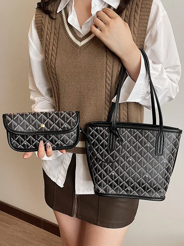 Trendy Black Quilted Women's Multi-Piece Handbag Set - Image 9