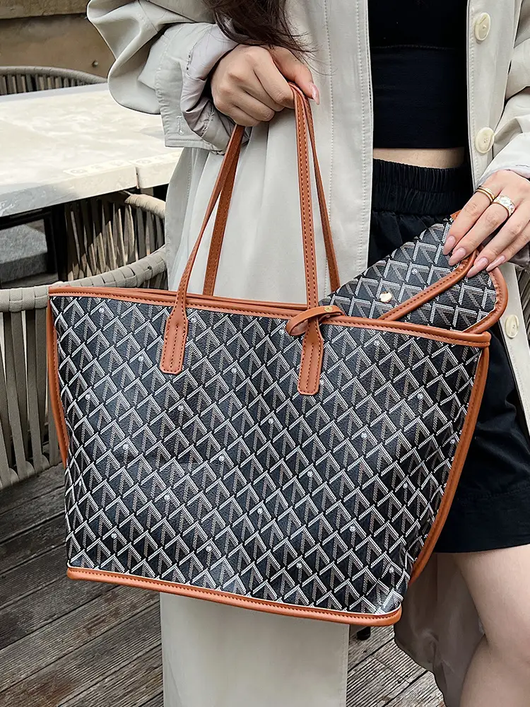Trendy Black Quilted Women's Multi-Piece Handbag Set - Image 10