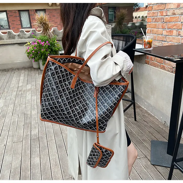 Trendy Black Quilted Women's Multi-Piece Handbag Set — feature 20