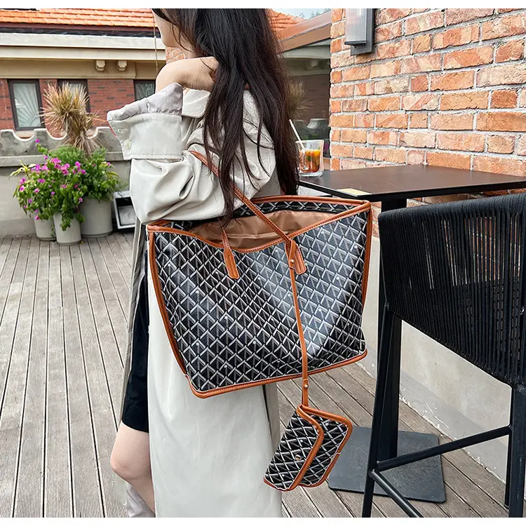 Trendy Black Quilted Women's Multi-Piece Handbag Set — feature 21