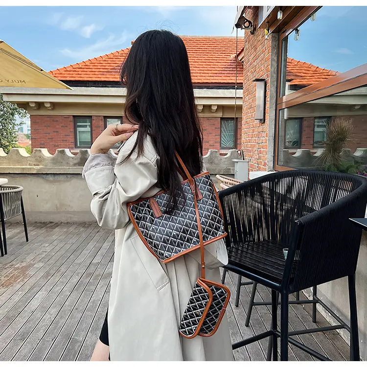 Trendy Black Quilted Women's Multi-Piece Handbag Set — feature 25