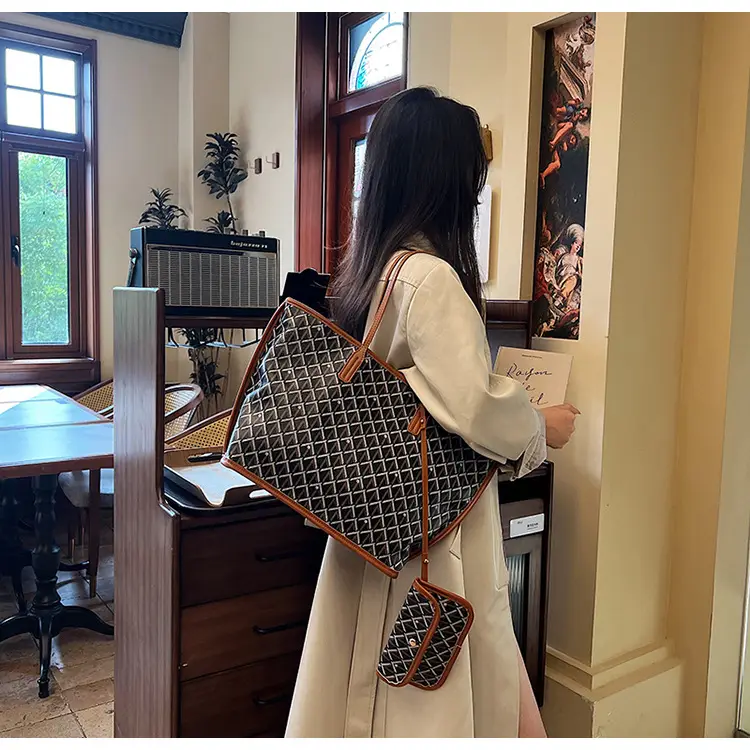 Trendy Black Quilted Women's Multi-Piece Handbag Set — feature 26