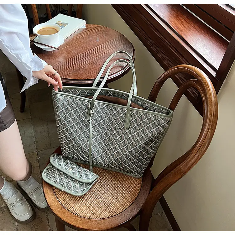Trendy Black Quilted Women's Multi-Piece Handbag Set — feature 38