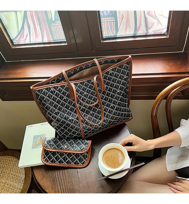 Trendy Black Quilted Women's Multi-Piece Handbag Set — feature 4
