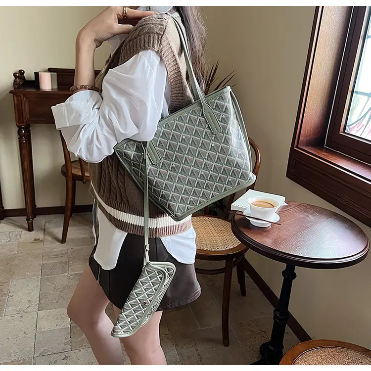 Trendy Black Quilted Women's Multi-Piece Handbag Set — feature 41