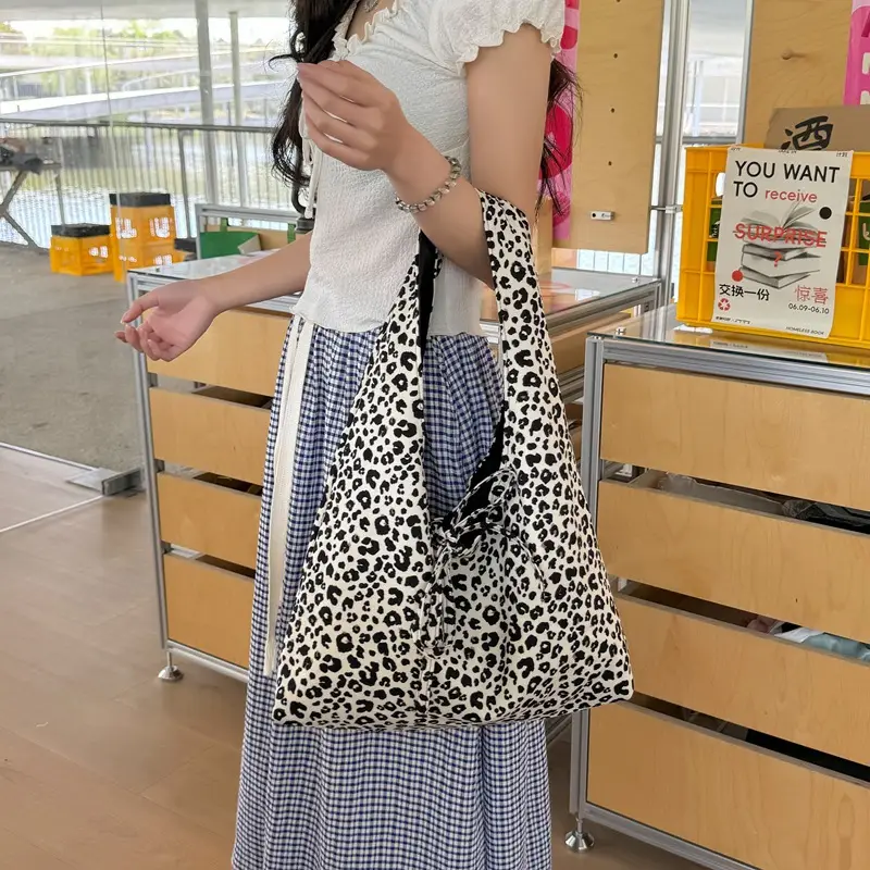 Leopard Print Shoulder Bag Large Capacity Fashion Tote - Image 3