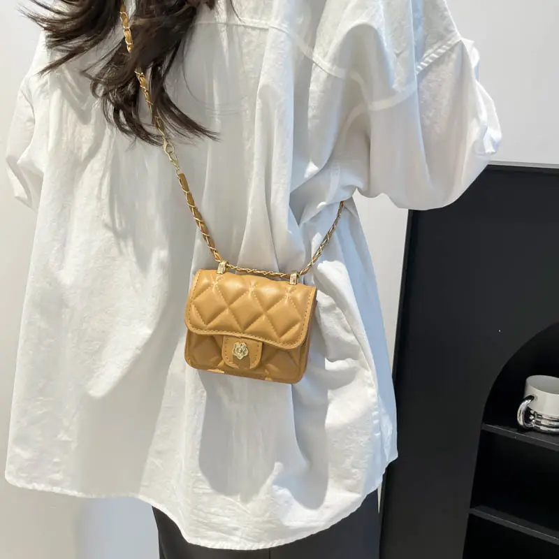 Black Quilted Mini Chain Shoulder Bag for Women - Image 4