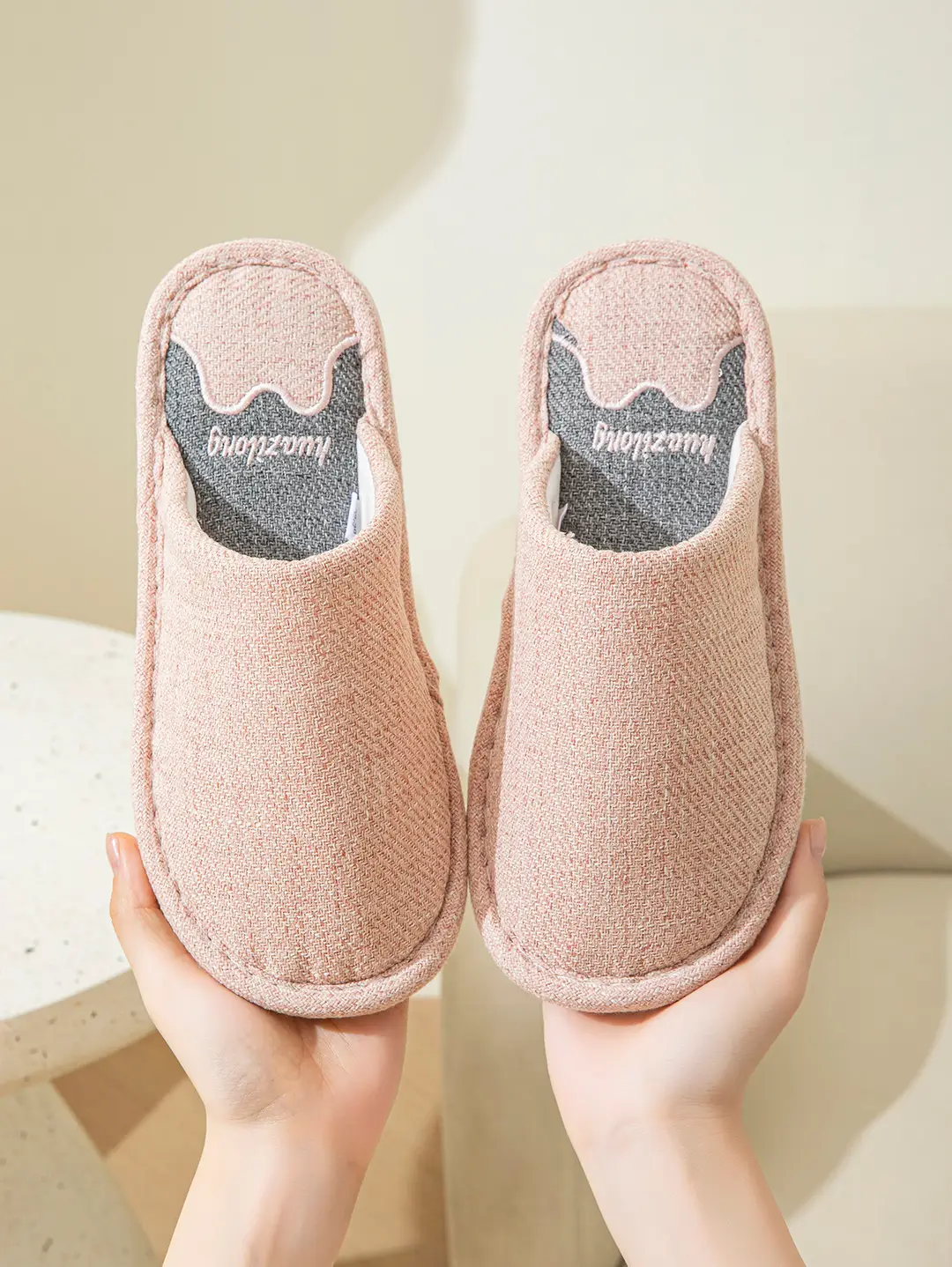 Cute Cartoon Women's Cotton Slippers for Home Plush Warm Furry Slippers for Women Indoor Home Warmth — feature 2