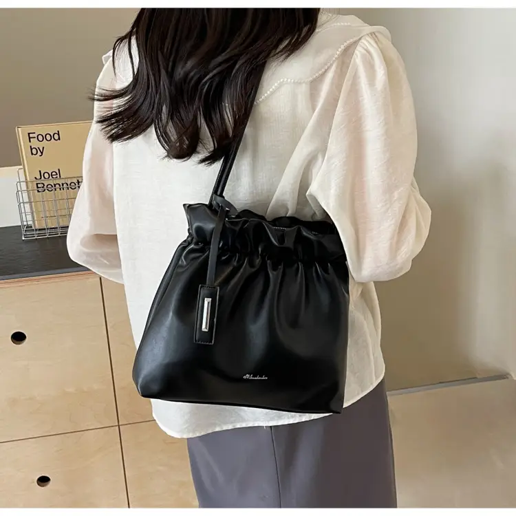 2025 Trendy Pleated Shoulder Bag for Women Brown — feature 21
