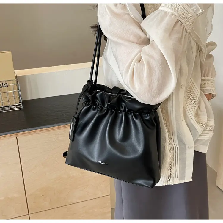 2025 Trendy Pleated Shoulder Bag for Women Brown — feature 22