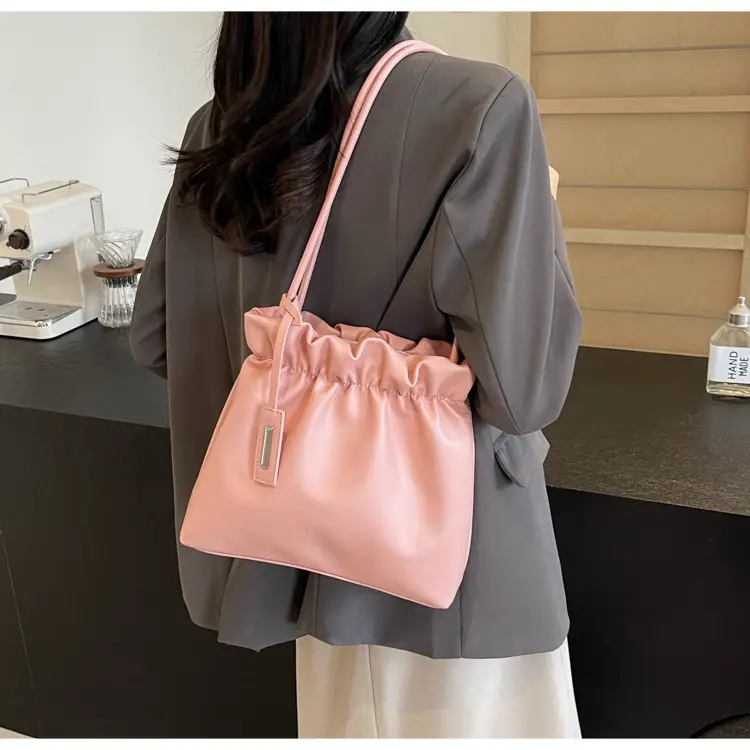 2025 Trendy Pleated Shoulder Bag for Women Brown — feature 23