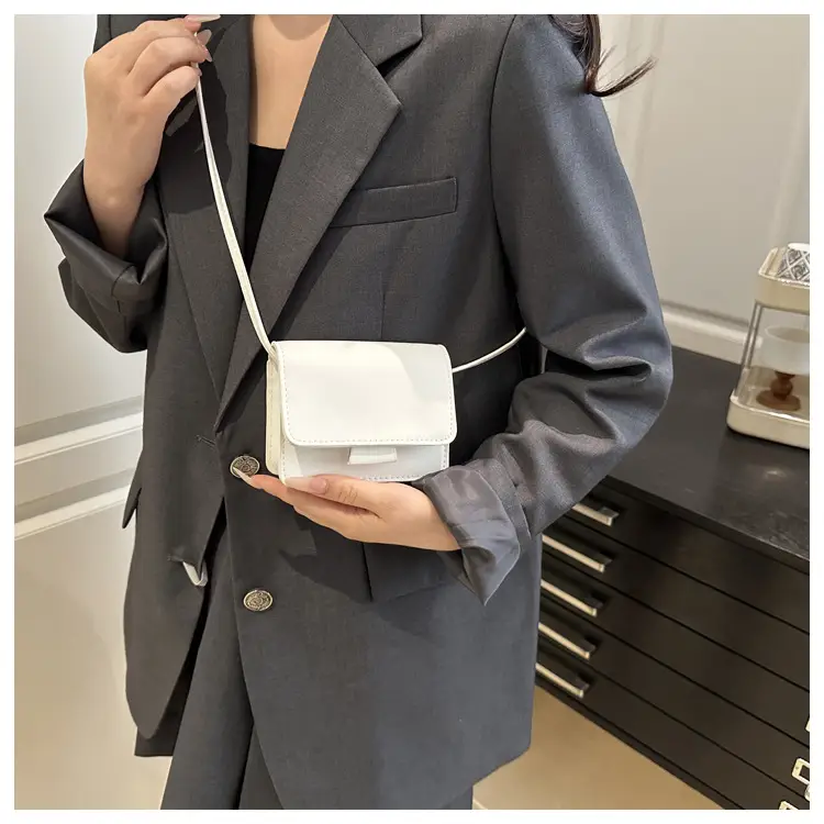 White Square Crossbody Bag with Chain Strap — feature 15