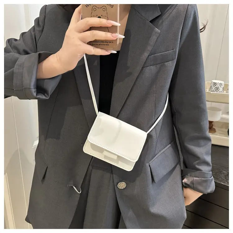 White Square Crossbody Bag with Chain Strap — feature 16