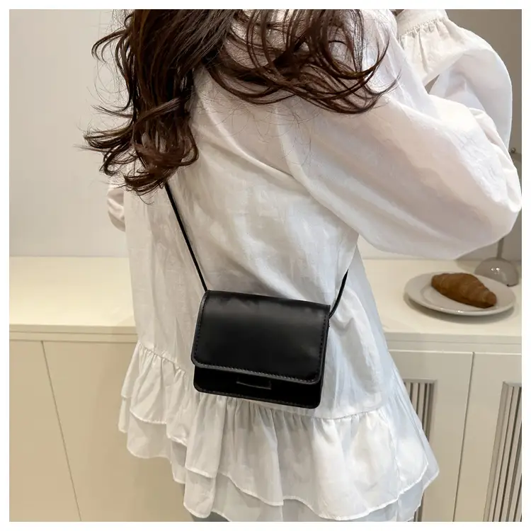 White Square Crossbody Bag with Chain Strap — feature 25
