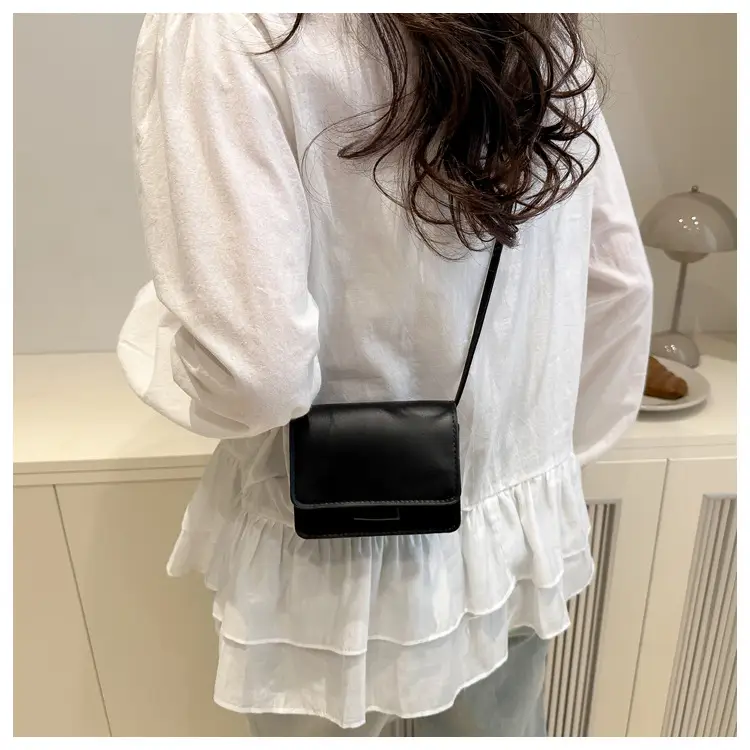 White Square Crossbody Bag with Chain Strap — feature 27