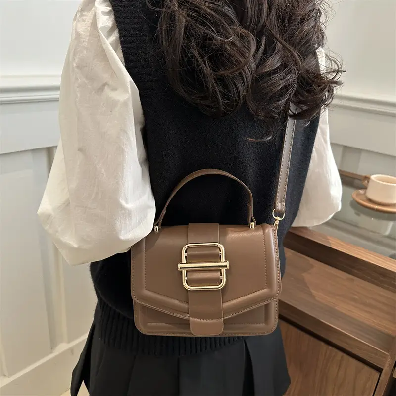 White Retro Textured Shoulder Bag for Women