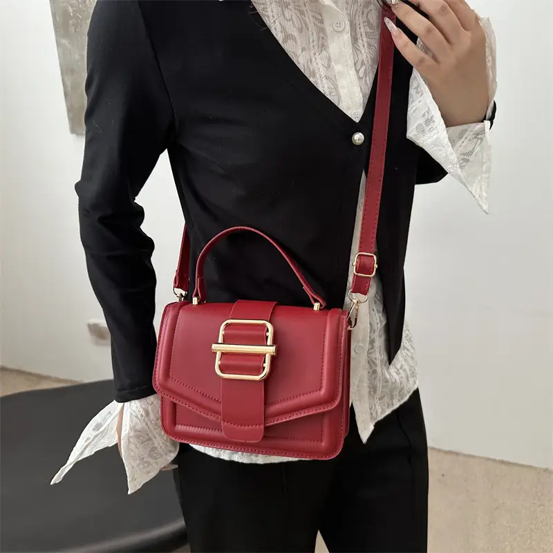 White Retro Textured Shoulder Bag for Women
