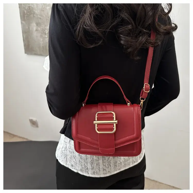 White Retro Textured Shoulder Bag for Women — feature 12