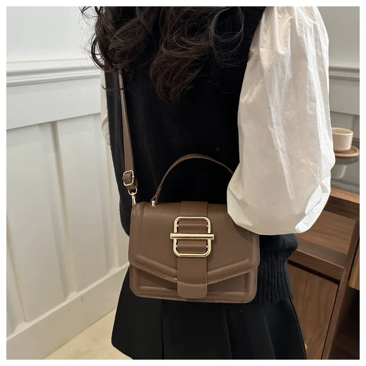 White Retro Textured Shoulder Bag for Women — feature 14