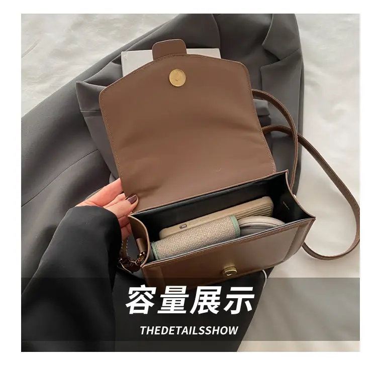 White Retro Textured Shoulder Bag for Women — feature 7