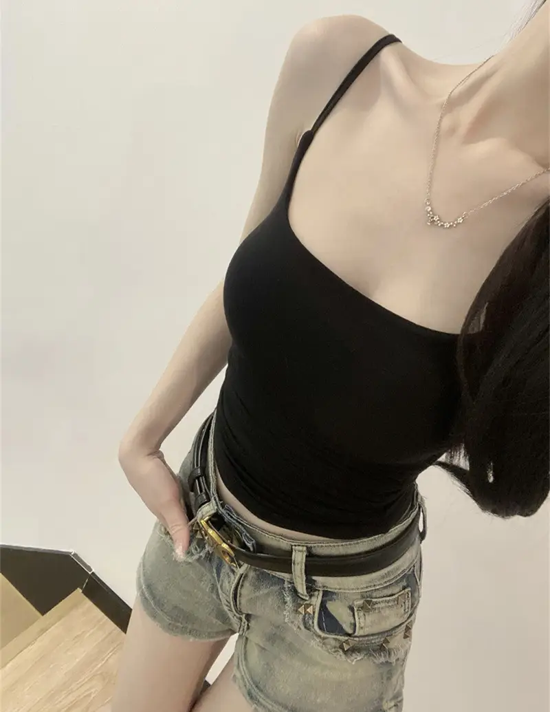 New Pure Pleated Sling Women's Hot Girl Design Sense Slim-fit Beautiful Strap Chest Pad Exterior Expansion Large Base Top Women's Top