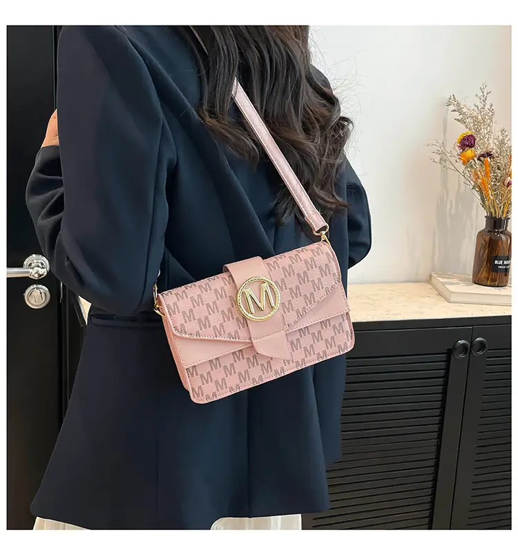 Korean Style Letter Print Shoulder Bag for Women — feature 13