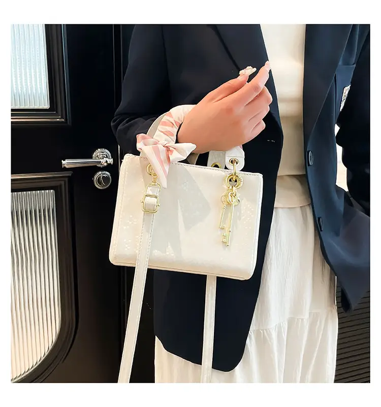 Elegant Fish Scale Pattern Daffee Shoulder Bag — feature 16