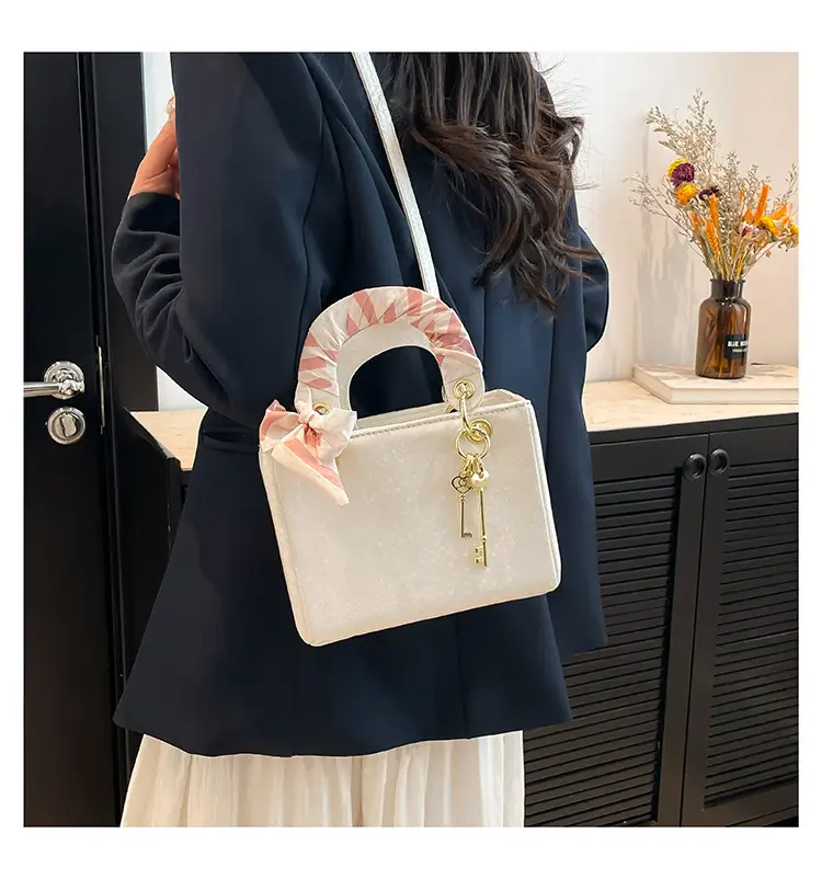 Elegant Fish Scale Pattern Daffee Shoulder Bag — feature 18