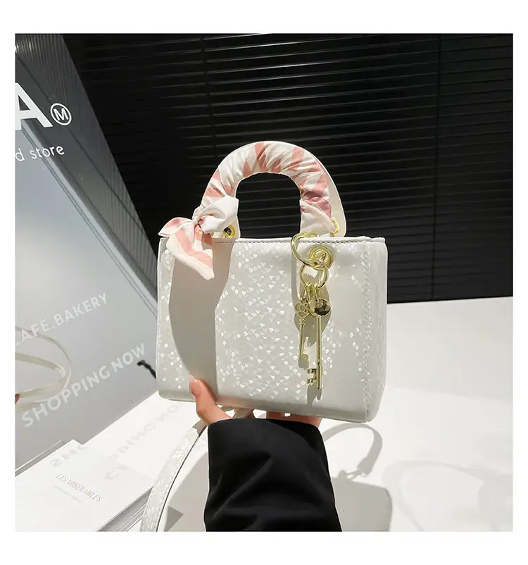 Elegant Fish Scale Pattern Daffee Shoulder Bag — feature 25