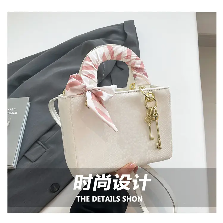 Elegant Fish Scale Pattern Daffee Shoulder Bag — feature 6
