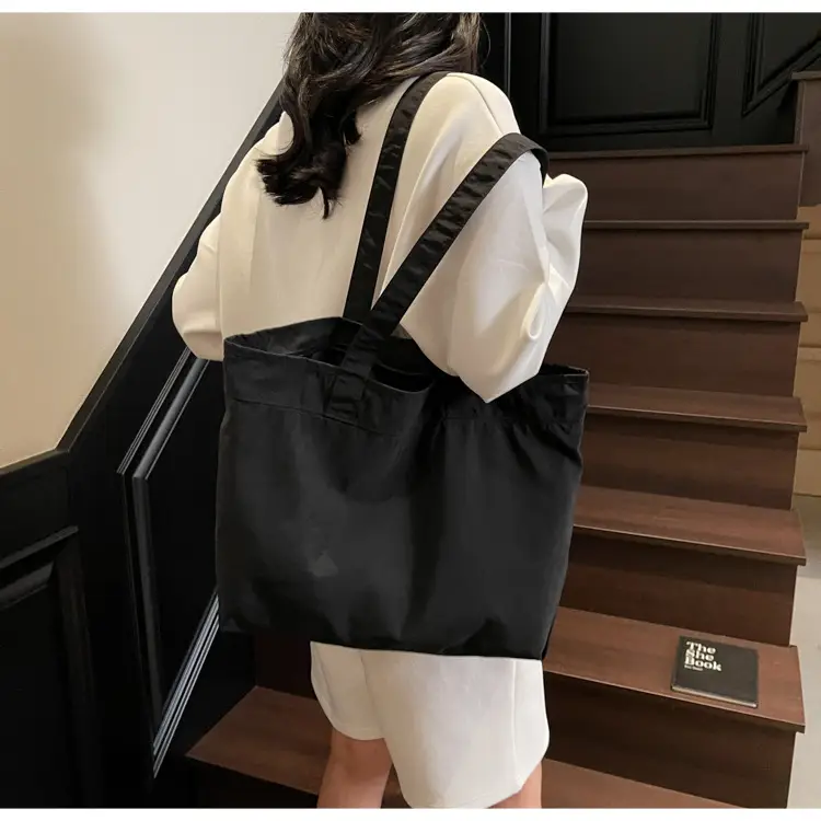 New Nylon Shoulder Bag for Women Large Capacity Waterproof — feature 35