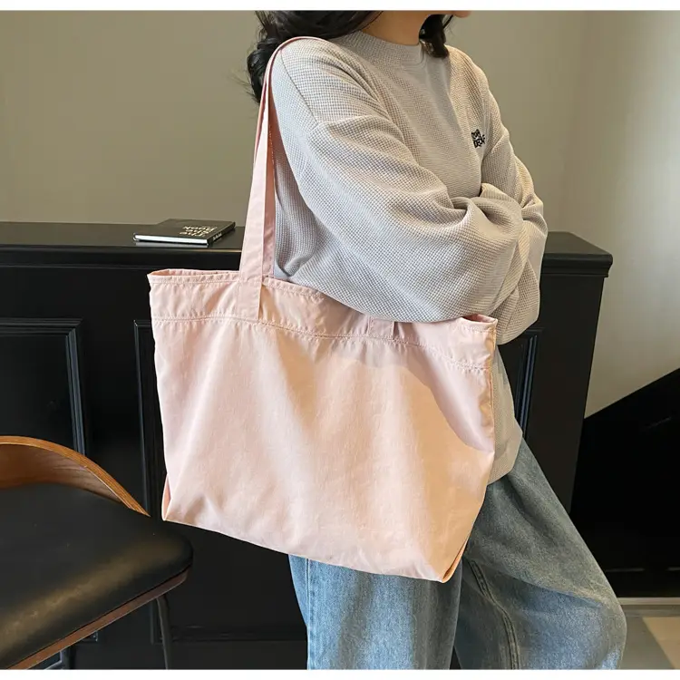 New Nylon Shoulder Bag for Women Large Capacity Waterproof — feature 48
