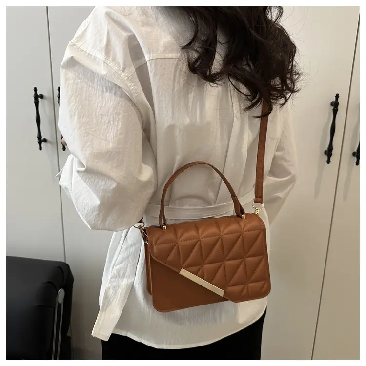 Trendy Quilted Square Handbag for Women 2025 — feature 11