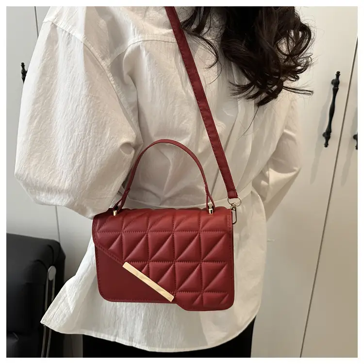 Trendy Quilted Square Handbag for Women 2025 — feature 12