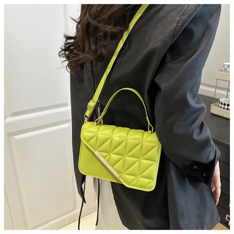 Trendy Quilted Square Handbag for Women 2025 — feature 14